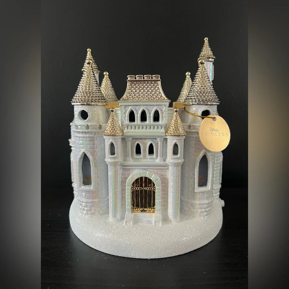 NEW 2026 Bath & Body Works Disney Princess Light Up Castle 3-Wick Candle Holder - Picture 2 of 11
